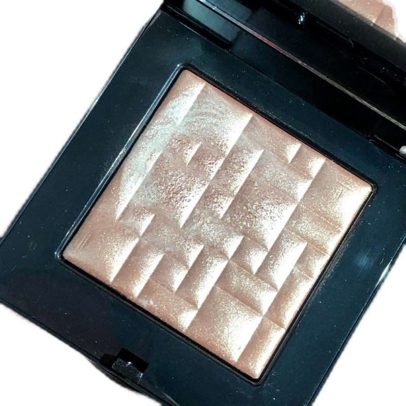 BOBBI BROWN Phấn Bắt Sáng Bụng Bobbi Nâu 8g