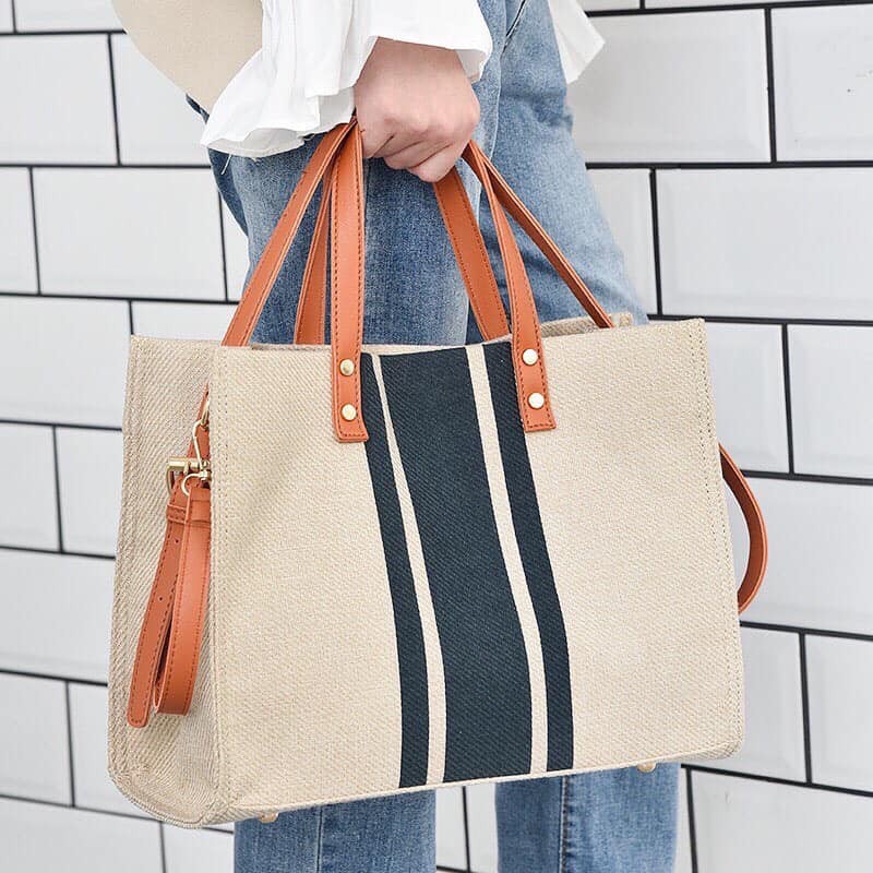 Túi cói sọc có dây đeo chéo sang chảnh