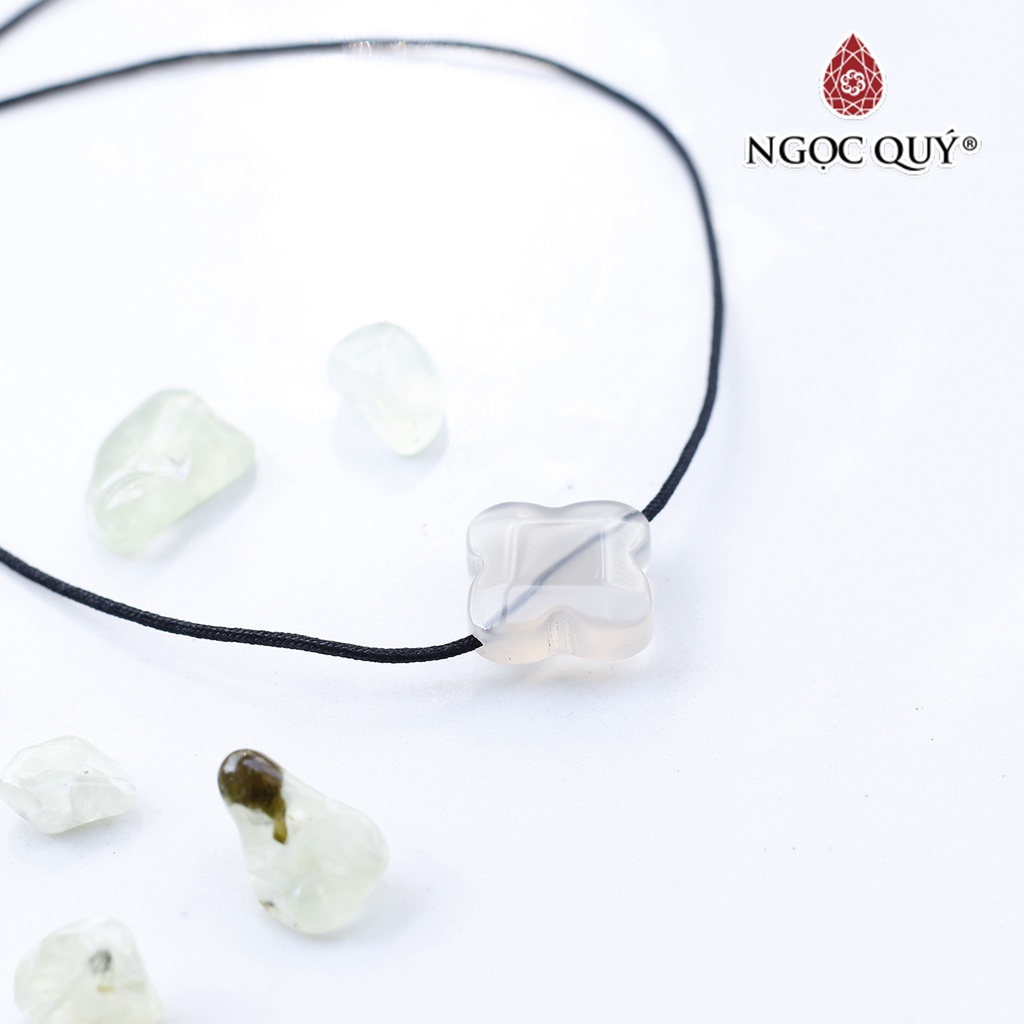 Mặt dây chuyền thánh giá xỏ ngang đá mã não trắng - Ngọc Quý