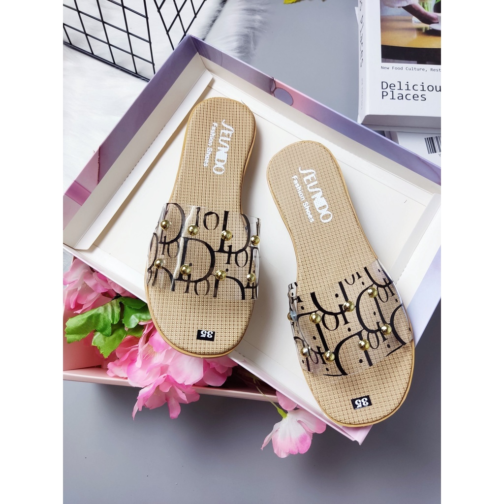 Dép nữ quai trong suốt đính đá vàng thời trang dễ phối đồ phong cách mới cho nữ