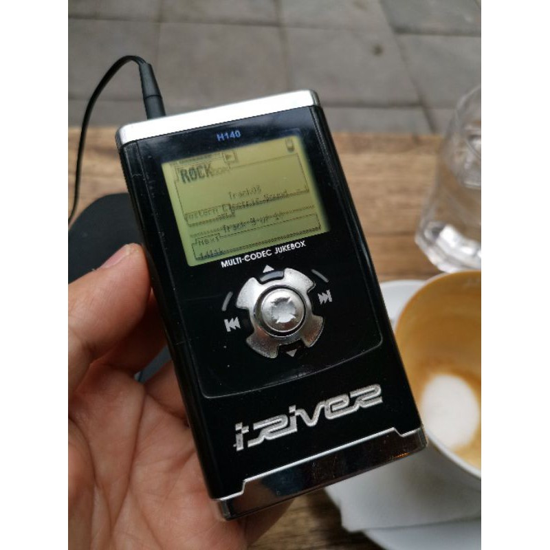 Máy nghe nhạc iRiver H140 tiền thân dòng máy Hi-end Astell&kern