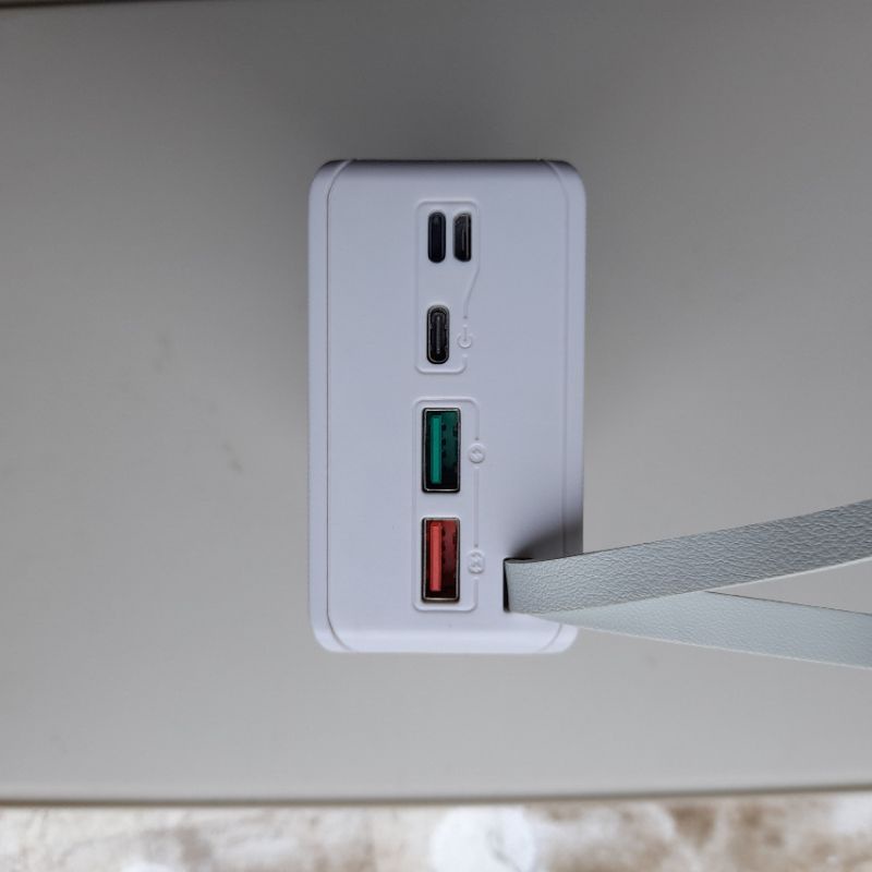 Box sạc dự phòng 14 cell nhanh 3.0 hỗ trợ sạc không dây
