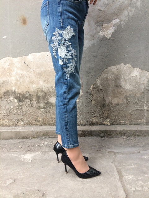 Quần bò baggy thêu hoa