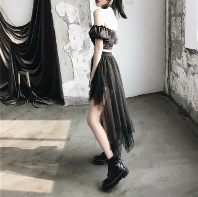 Chân váy lưới nhọn lệch tà phong cách