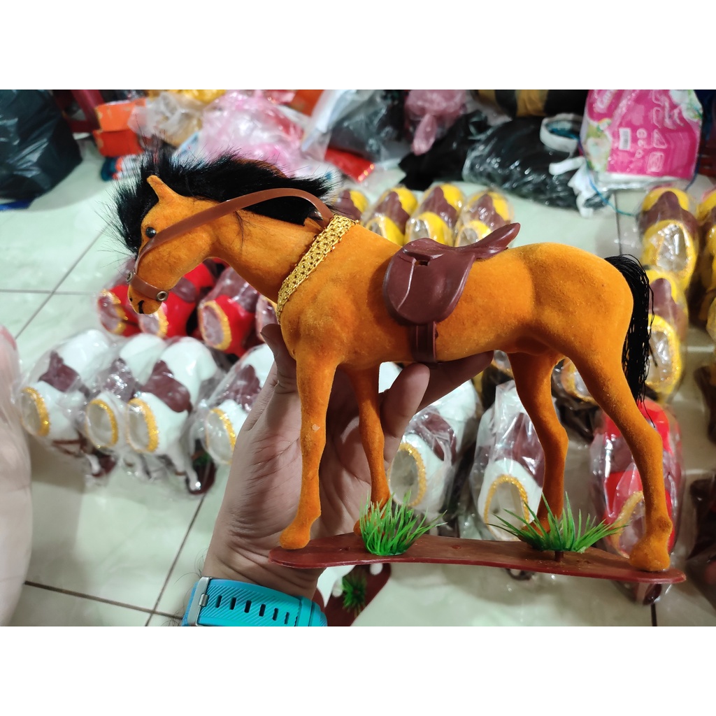 NGỰA LẮC ĐẦU PHONG THỦY ĐỂ XE HƠI SIZE LỚN