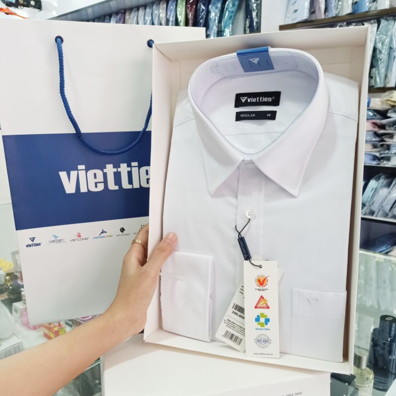 Áo trắng VIỆT TIẾN giá 390.000đ dài tay,sản phẩm chính hãng của Việt Tiến