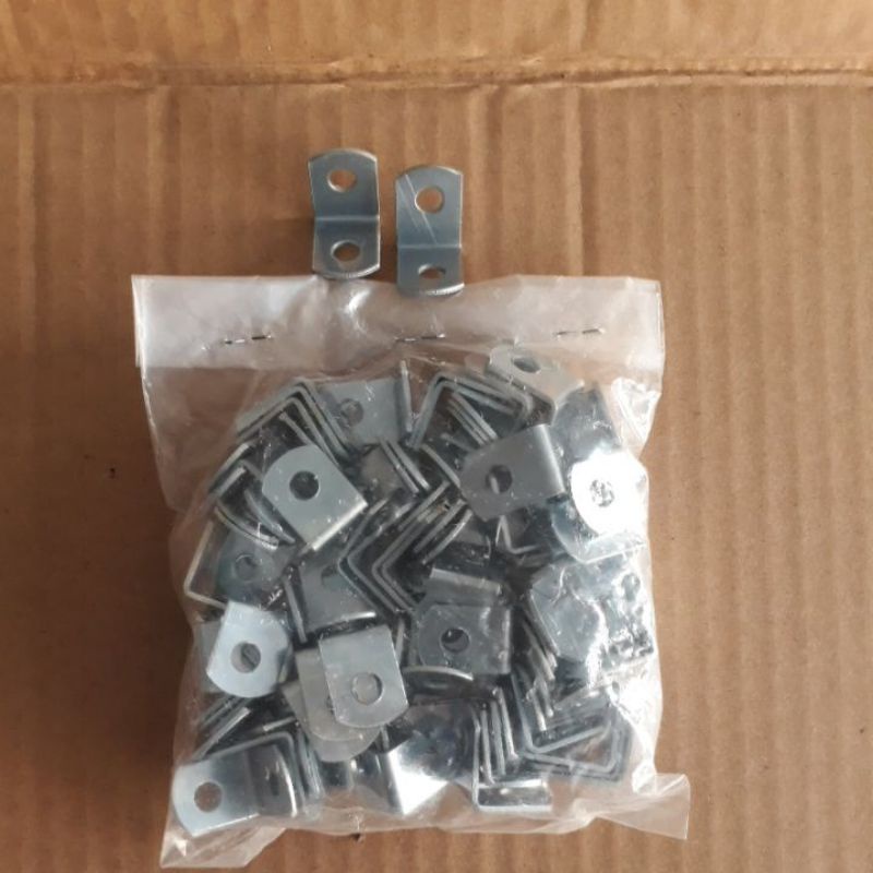 1bịch ke sắt góc vuông1,5cm