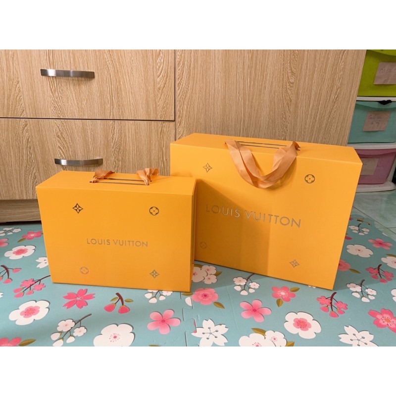 Hộp nam châm các hãng có sẵn, còn các mẫu như ảnh