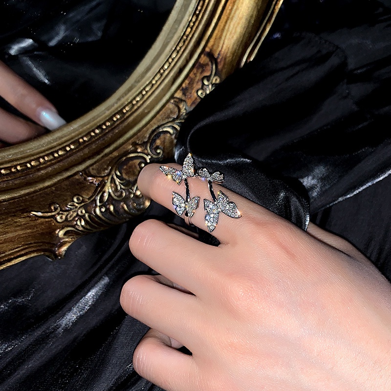 Nhẫn hở thiết kế bướm đính đá thời trang