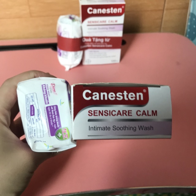 Dung dịch vệ sinh phụ nữ Canesten Sensicare Calm 100ml +Tặng băng vệ sinh Diana Sensi