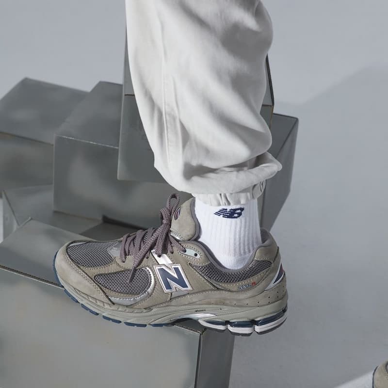 Giày thể thao nb2002 xanh