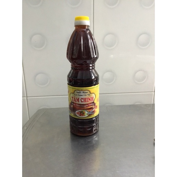 Chai nước mắm cá Cơm Tám Chinh, Cà Ná, Ninh Thuận, chai 1 lít