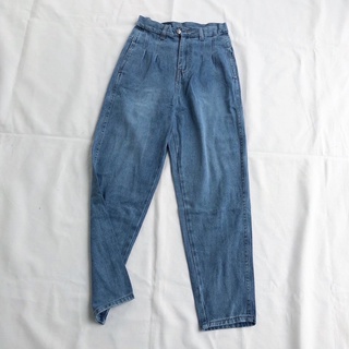 Quần jean nữ dáng baggy
