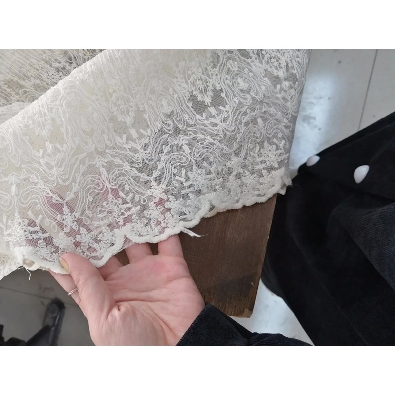 Áo ren cổ tàu tay loe