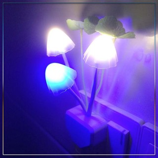 ĐÈN NGỦ CẢM ỨNG ÁNH SÁNG ĐỔI MÀU HÌNH CÂY NẤM