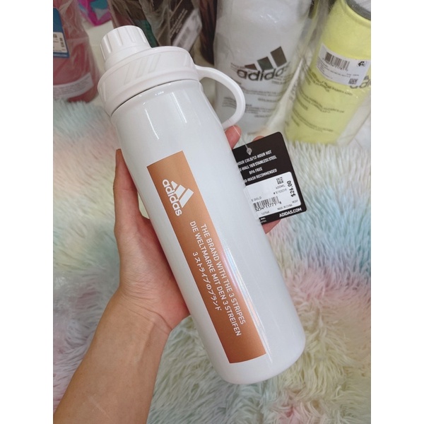 Bình giữ nhiệt Adidas màu trắng 600ml.