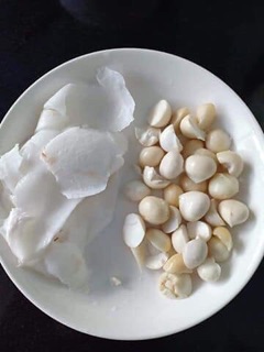 Mắc Ca Sạch Nứt Vỏ Lai Châu (1kg /300k)