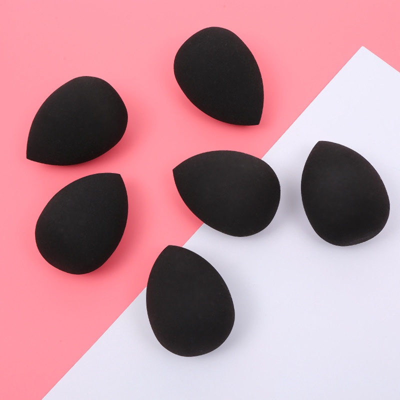 Bông mút trang điểm màu đen hình giọt nước độc đáo