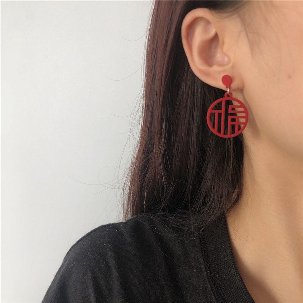 Bông Tai Mừng Năm Mới Thiết Kế Ngọt Ngào Cho Nữ