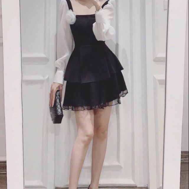 Váy cổ vuông 2 tầng 0.4