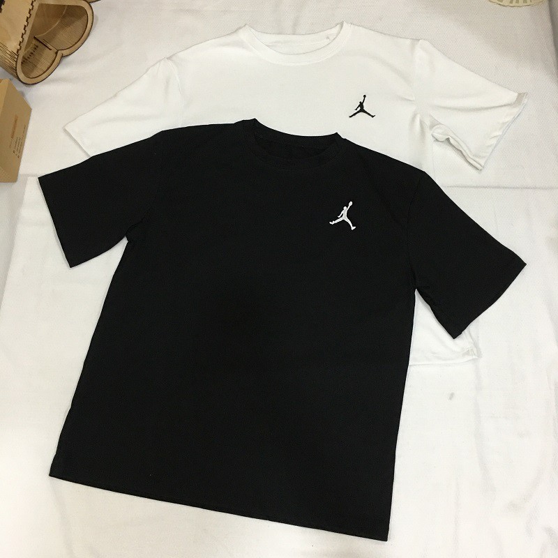 Áo thun nam nữ unisex in logo vận động viên | BigBuy360 - bigbuy360.vn