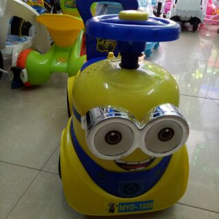 Xe minion ngồi trượt cho bé