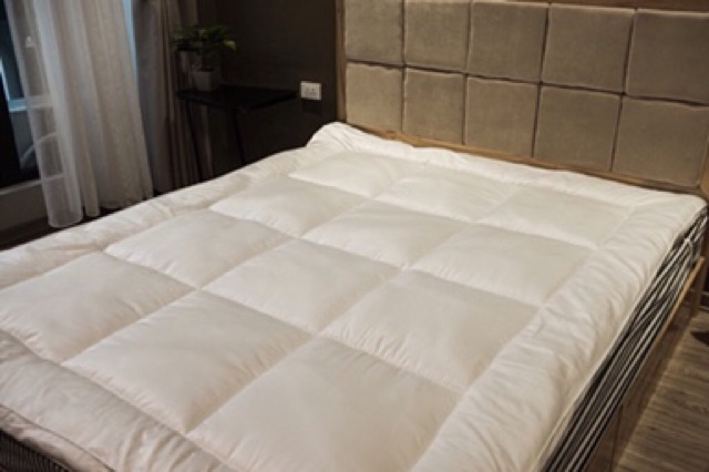 Topper trơn - tấm làm mềm nệm Cristopher Guy cao cấp, kèm túi đựng
