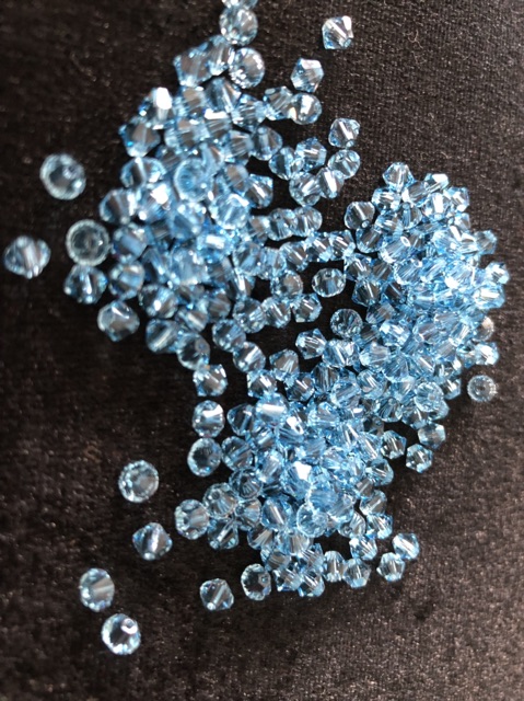 Combo 20 Hạt Pha Lê Nón 4 Ly Pha Lê Áo