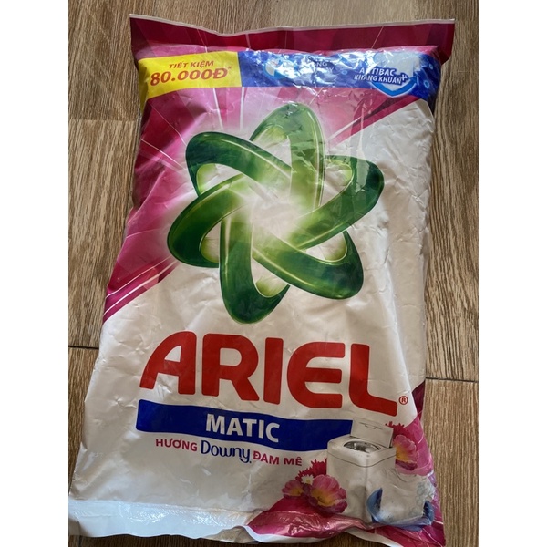 Bột giặt Ariel hương Downy