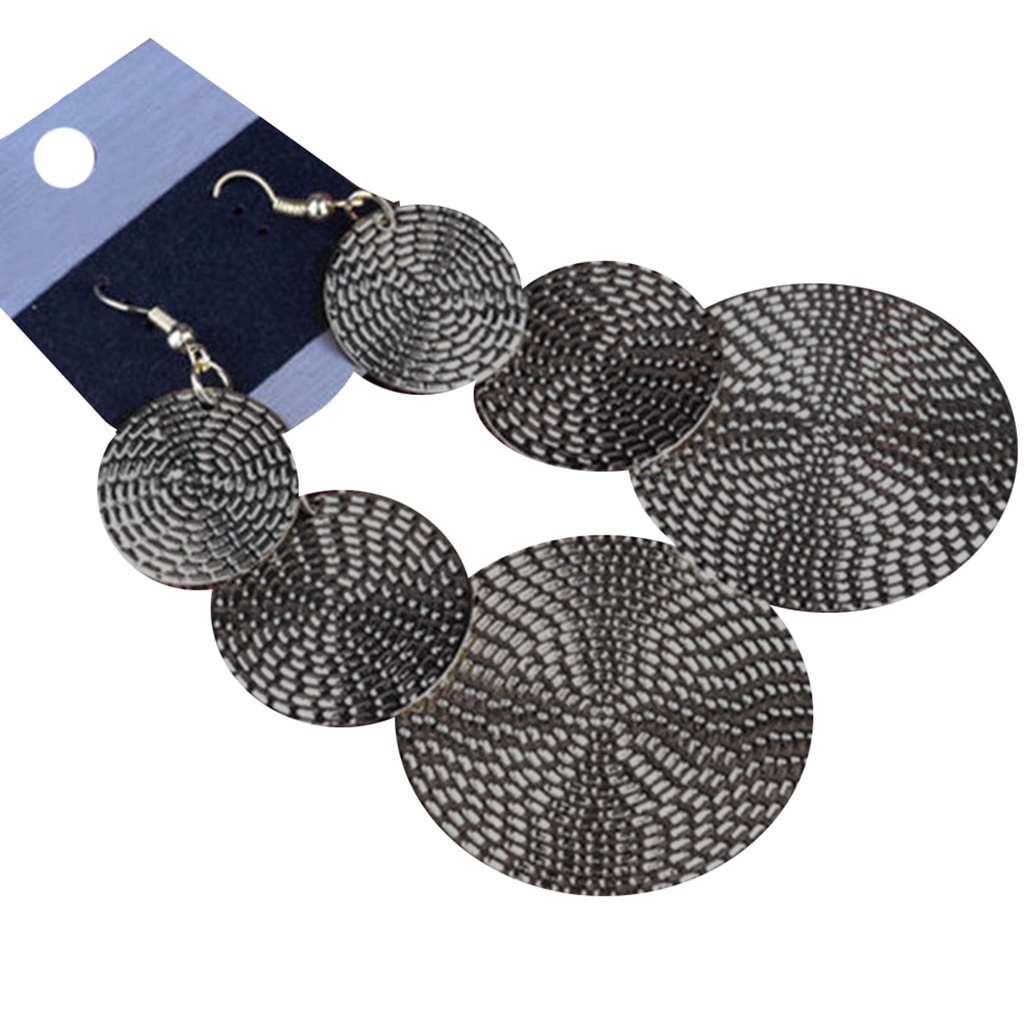 Đôi bông tai họa tiết những hình tròn cá tính cho nữ