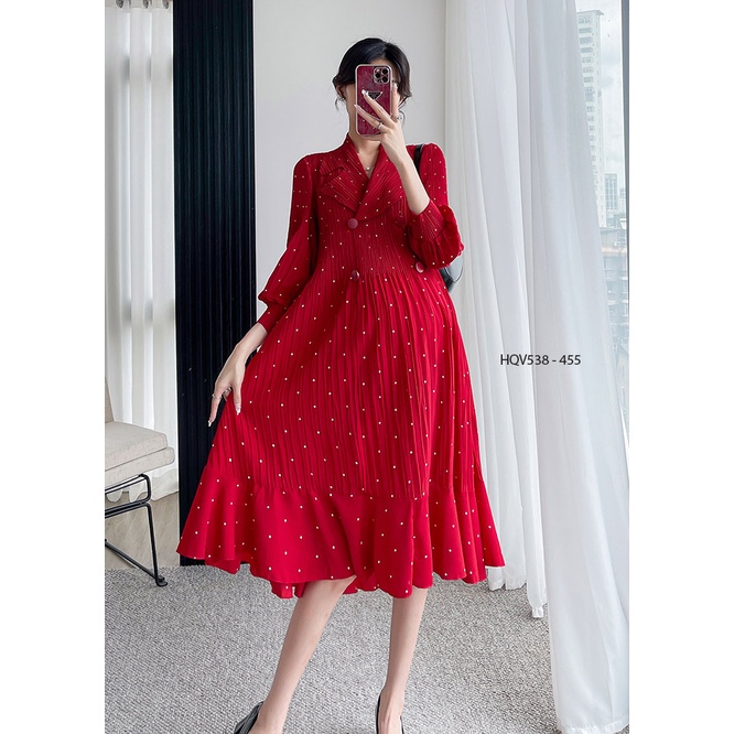 Young Mom | Đầm bầu HQV375 có 2 màu Đỏ và Đen, chất liệu cát Hàn dập ly form dáng maxi, hàng nhập Quảng Châu