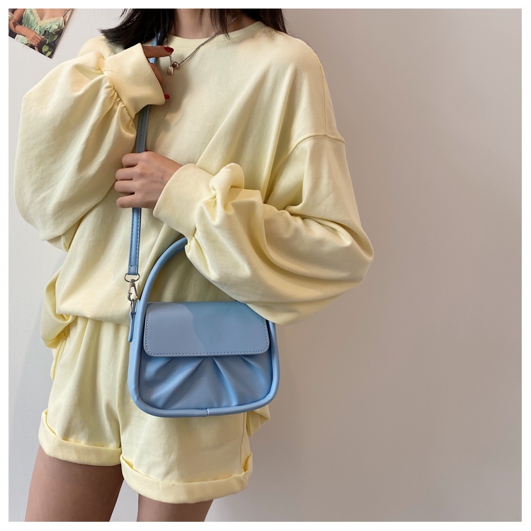 Túi xách nữ đeo chéo kiểu nhúm đơn giản có hai màu xanh dương và trắng