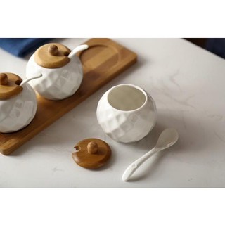 Bộ hũ đựng gia vị bằng sứ và gỗ