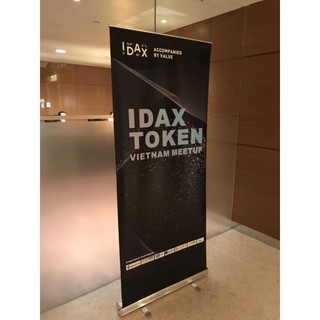 Standee Cuộn Hộp Nhôm và Nhựa Chân Đứng