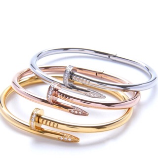 Vòng tay titan đinh đính đá full box