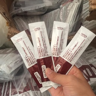 Dưỡng môi vitamin A+D sau phun xăm