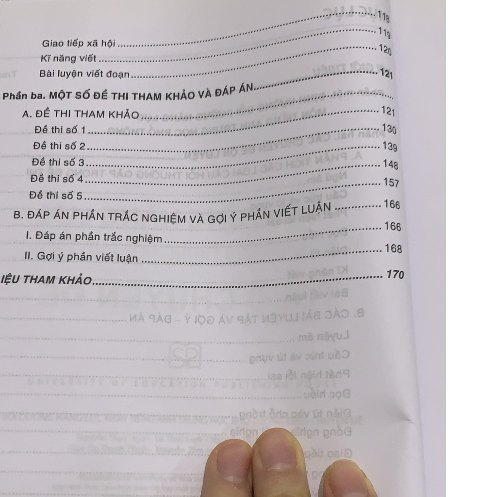 Sách - Bồi dưỡng năng lực môn Tiếng Anh trung học phổ thông theo chủ đề