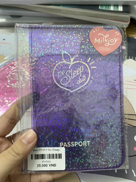 Bao hộ chiếu bằng nhựa có sẵn