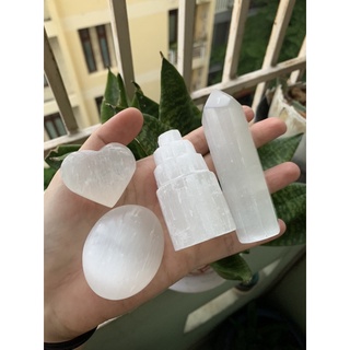 SELENITE - Trụ đá - Tim - Cầu - Gậy xoắn- Mặt Trăng - Móc khoá- Đĩa bán nguyệt -Tháp 6cm- Đá thanh tẩy tự nhiên mài đẹp
