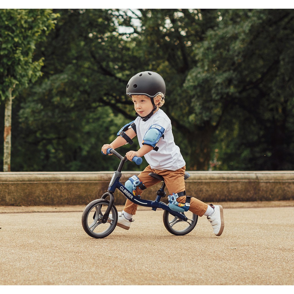 Mũ bảo hộ chơi xe trượt có thể điều chỉnh kích cỡ và đèn phát sáng an toàn Globber Elite XS/S cho bé từ 3-6 tuổi - Buddy