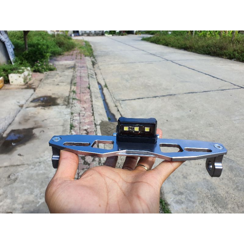 Đèn led soi biển số cnc