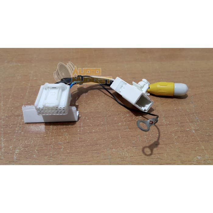 Ổ Cắm Camera Lùi Xe Cho Toyota Innova V Fortuner