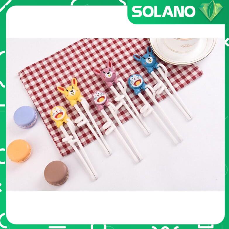 Đũa tập ăn xỏ ngón cho bé SOLANO trẻ em tập ăn nhựa ABS an toàn họa tiết hoạt hình dễ thương HG-001298