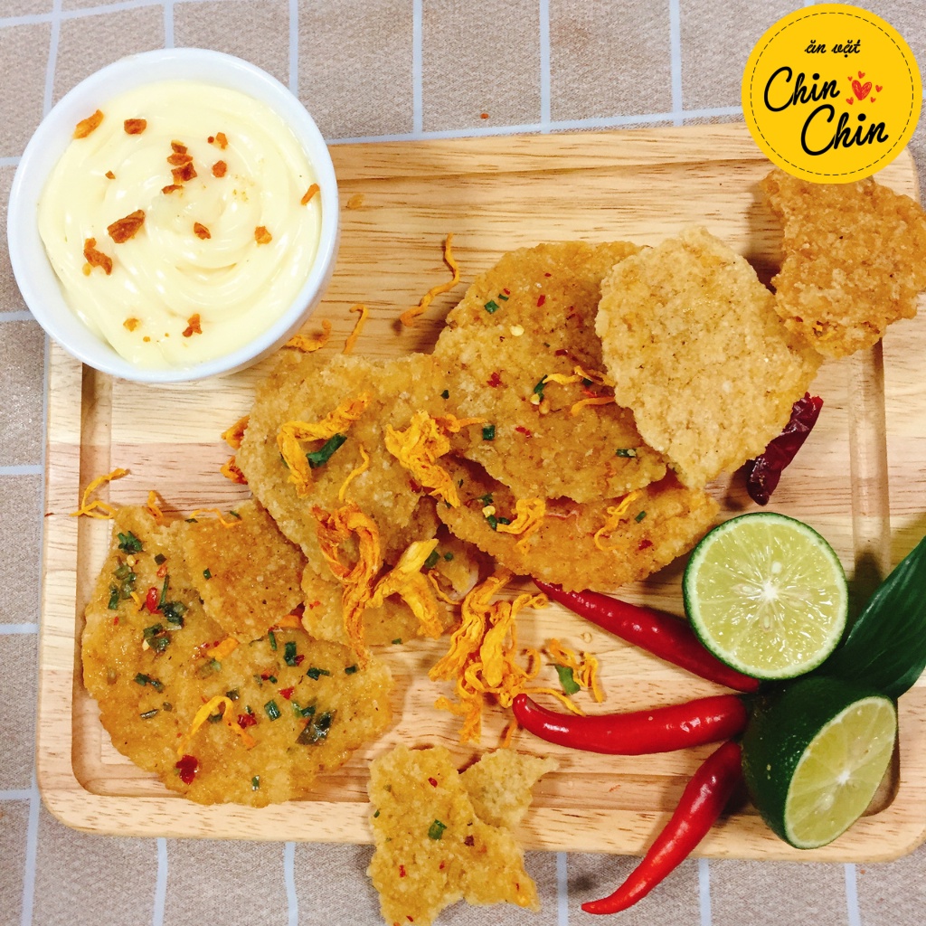Đồ ăn vặt cơm cháy lắc khô gà chiên mắm hành trứng muối gà khô 300g ChinChin | BigBuy360 - bigbuy360.vn
