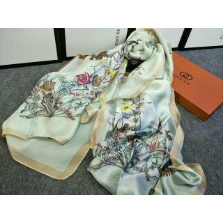 Khăn quàng cổ tơ lụa quà tặng 20/10 20/11