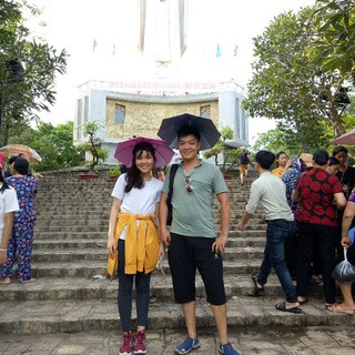 Dù đội đầu câu cá, du lịch