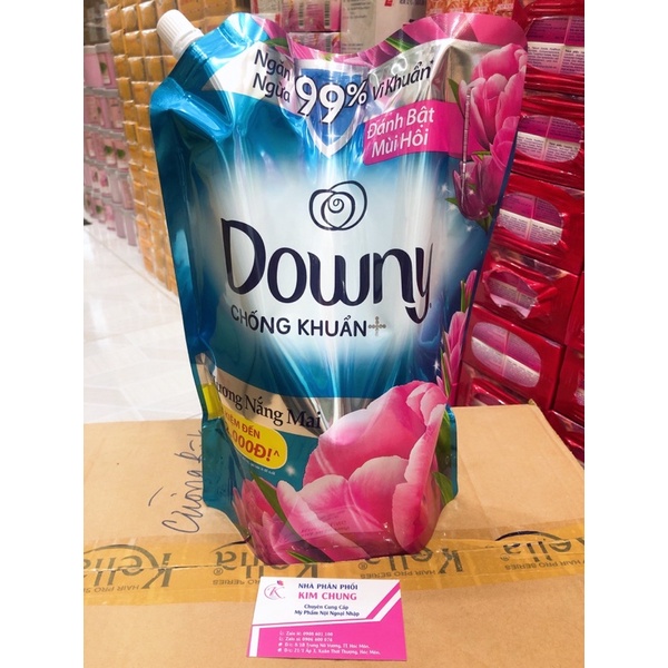 Túi nước xả Downy Hương nắng mai (Xanh dương) 2,3L