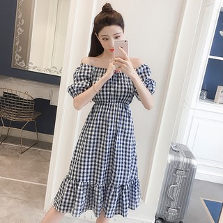Váy kẻ caro trễ vai