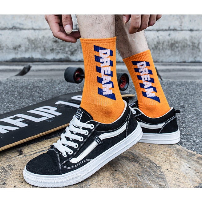 Vớ Tất thể thao cao cổ Nam Nữ phong cách trẻ trung, năng động, cá tính.