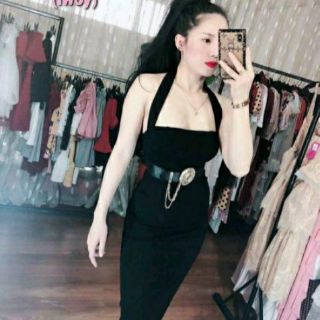 Đầm body cúp ngực cổ yếm